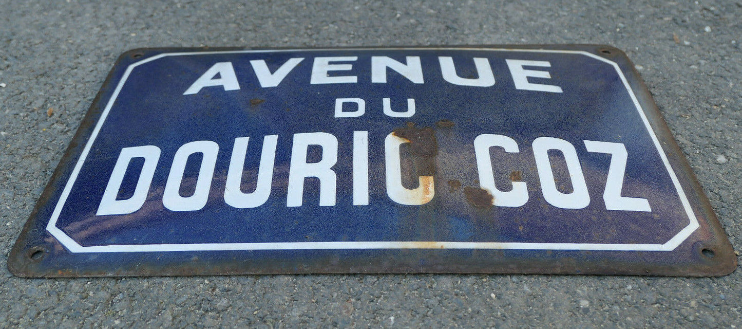 ANCIENNE PLAQUE DE RUE EMAILLEE AVENUE DU DOURIC COZ BRETAGNE