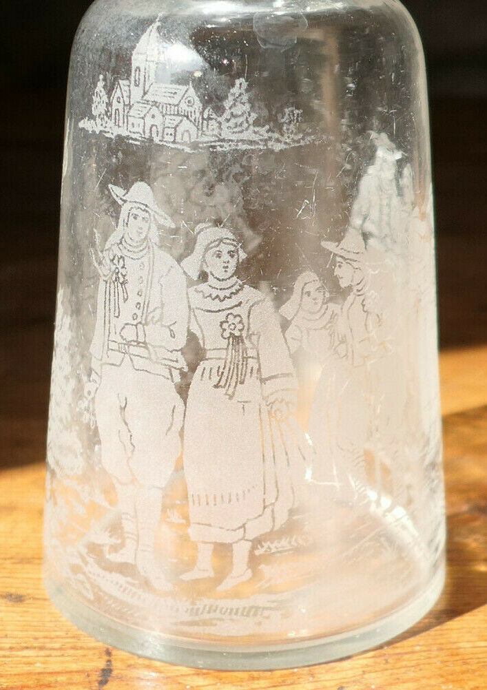 ANCIENNE CARAFE EN VERRE SOUFFLE GRAVE BRETAGNE FETE MARIAGE SONNEUR BINIOU DECO