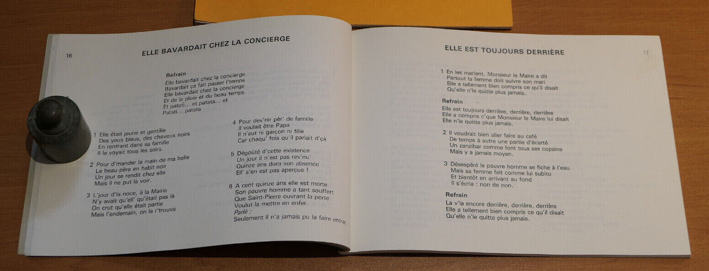 CHANSONS D'HIER CHANSONS D'AMOUR CHANSONS DE TOUJOURS LOT DE 2 LIVRETS DE CHANTS