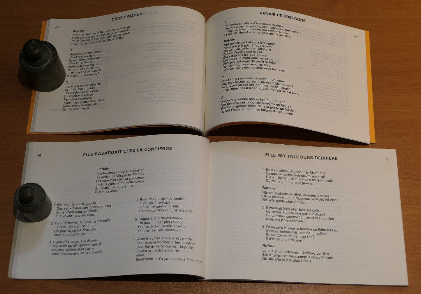 CHANSONS D'HIER CHANSONS D'AMOUR CHANSONS DE TOUJOURS LOT DE 2 LIVRETS DE CHANTS