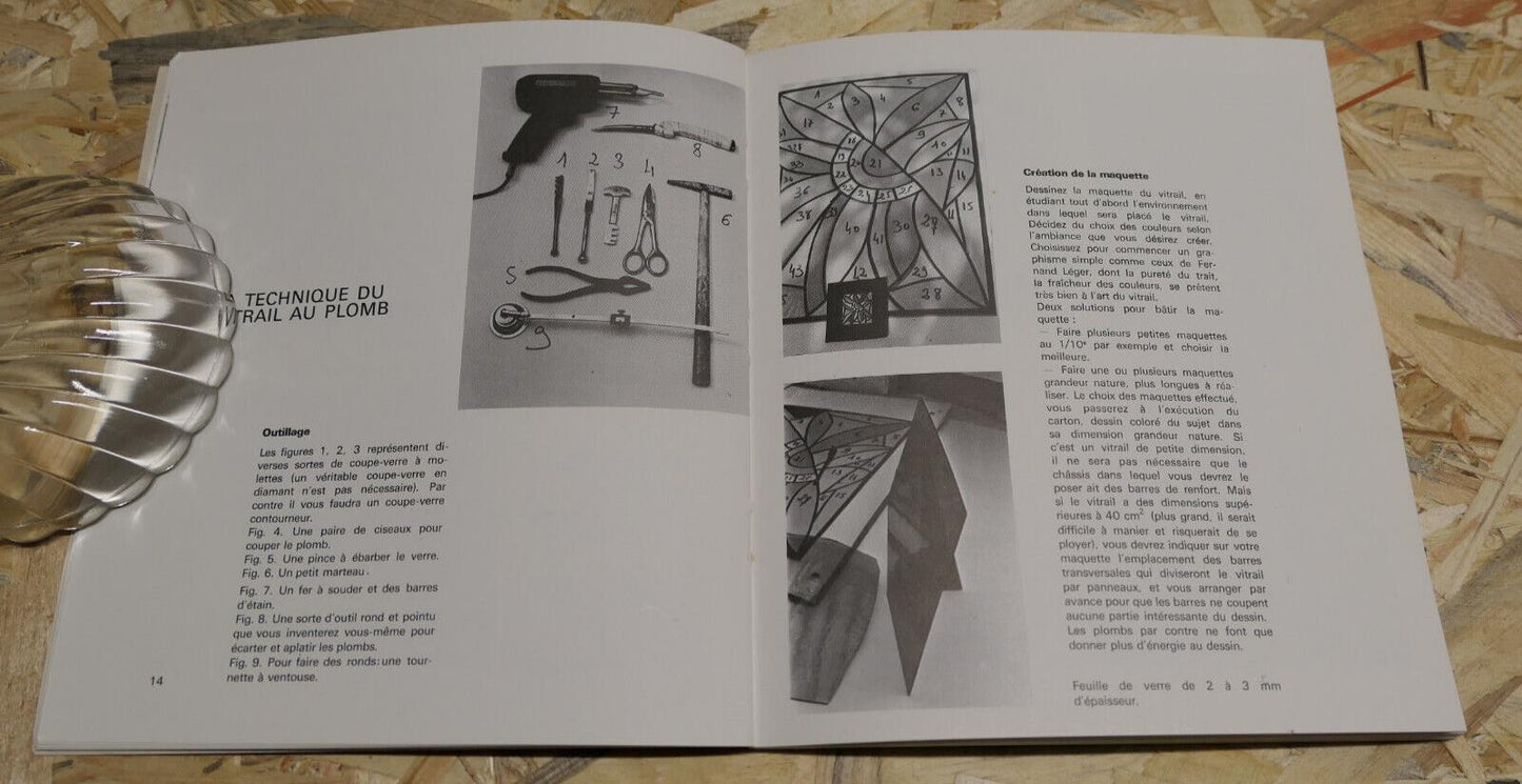 LE VITRAIL PREMIERES NOTIONS / JEAN-SIMON LABRET / DESSAIN ET TOLRA 1979