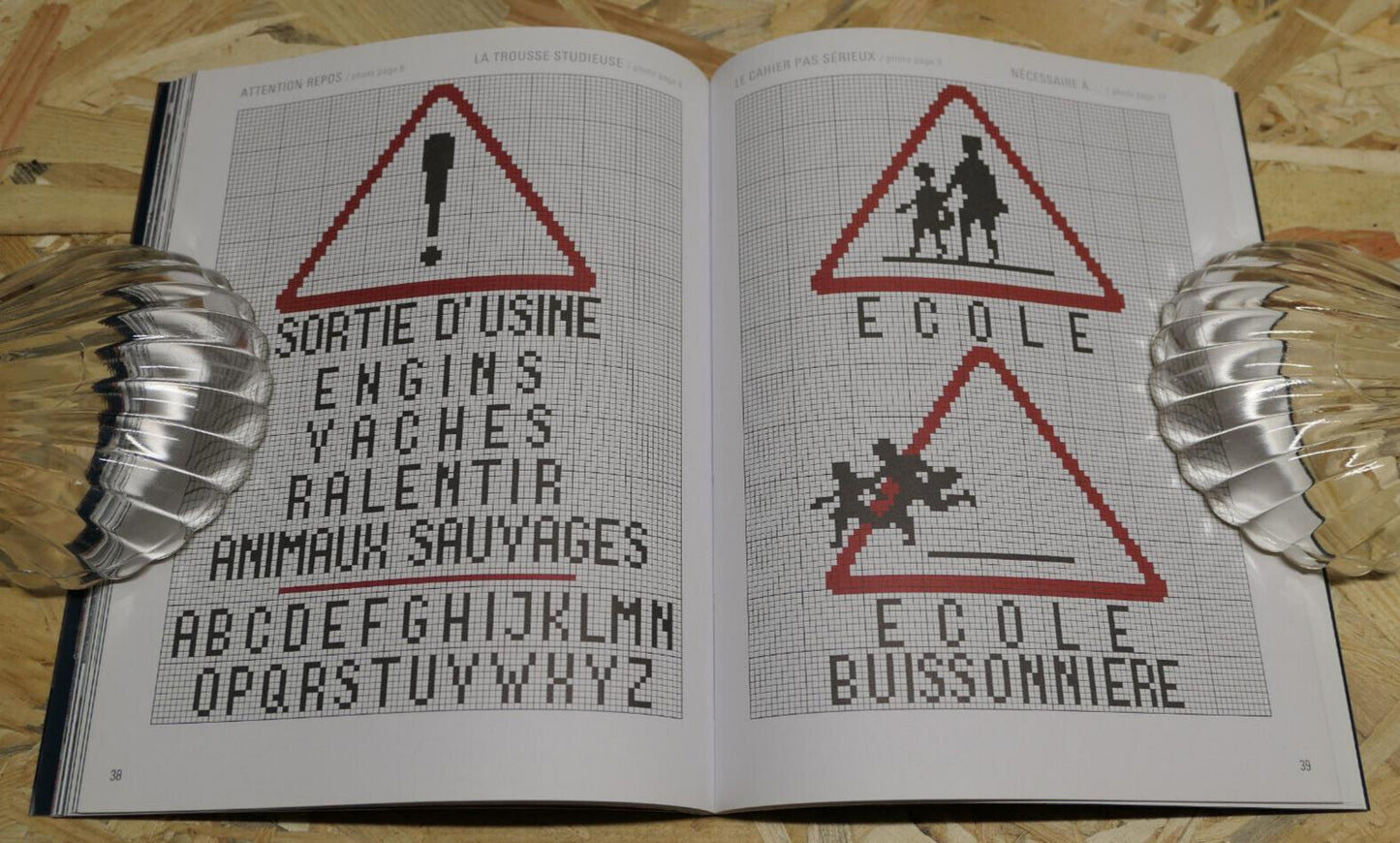 INDUSTRIE CHIC AU POINT DE CROIX / BRODERIE / MARABOUT 2011