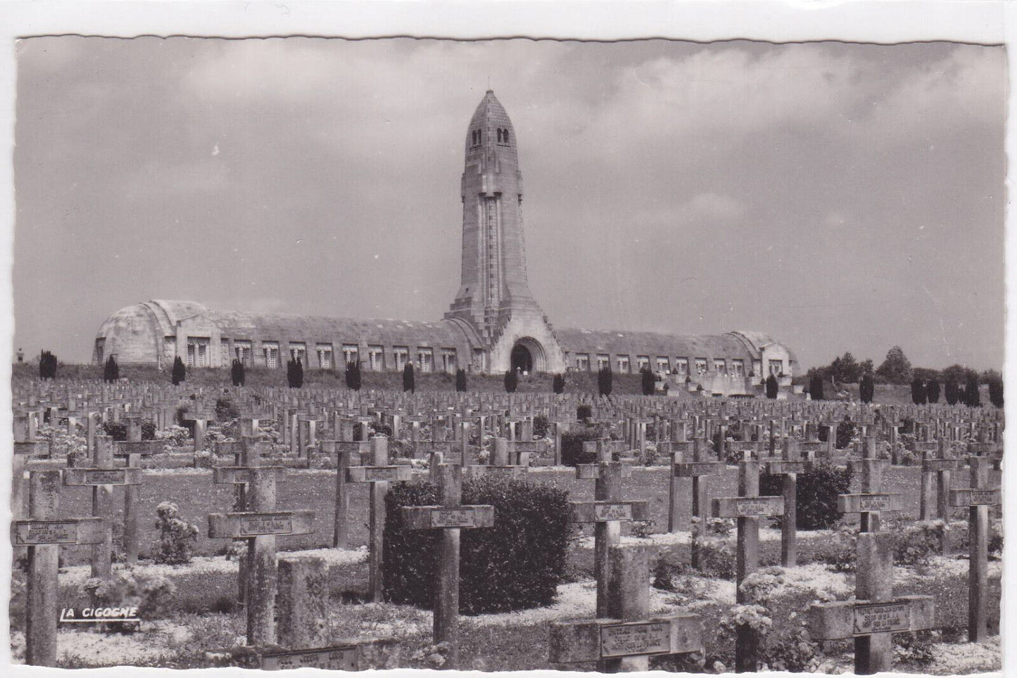 POSTCARD CPSM SURROUNDINGS OF VERDUN DOUAUMONT CEMETERY AND OSSUARY