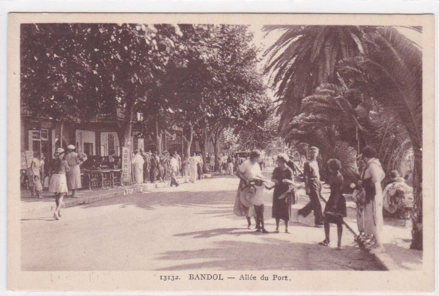 CARTE POSTALE ANCIENNE CPA BANDOL ALLEE DU PORT