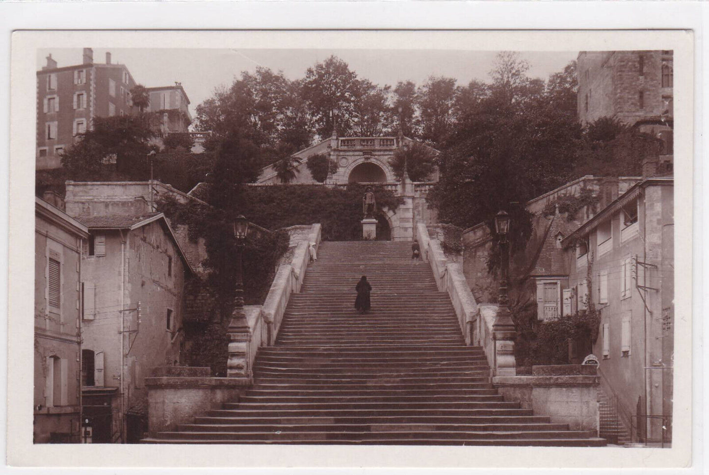 CARTE POSTALE ANCIENNE CPA AUCH L'ESCALIER MONUMENTAL ET MONUMENT DE D'ARTAGNAN