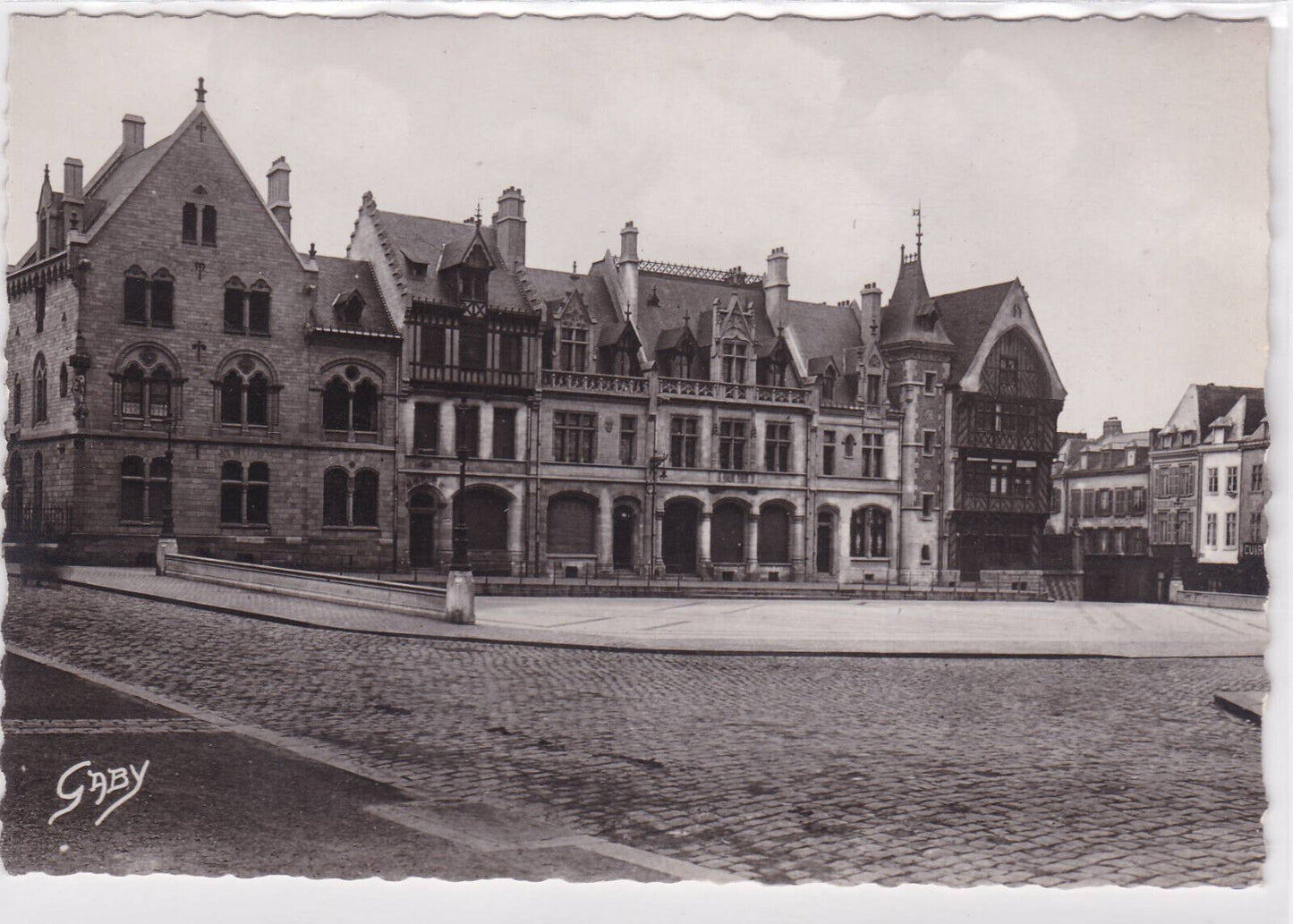 POSTCARD CPSM AMIENS PLACE NOTRE-DAME SOMME