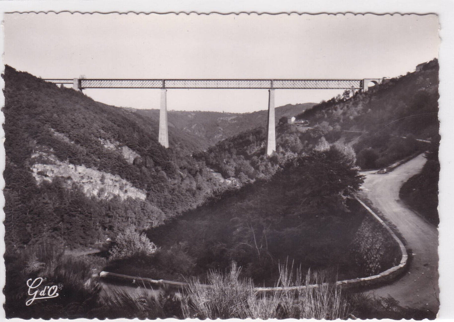 CARTE POSTALE CPSM VIADUC DES FADES AUVERGNE