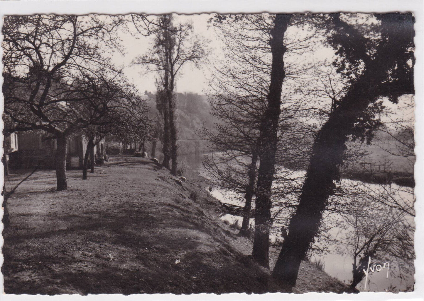 CARTE POSTALE CPSM ENVIRONS DE THURY-HARCOURT FERME NORMANDE BORDS DE L'ORNE