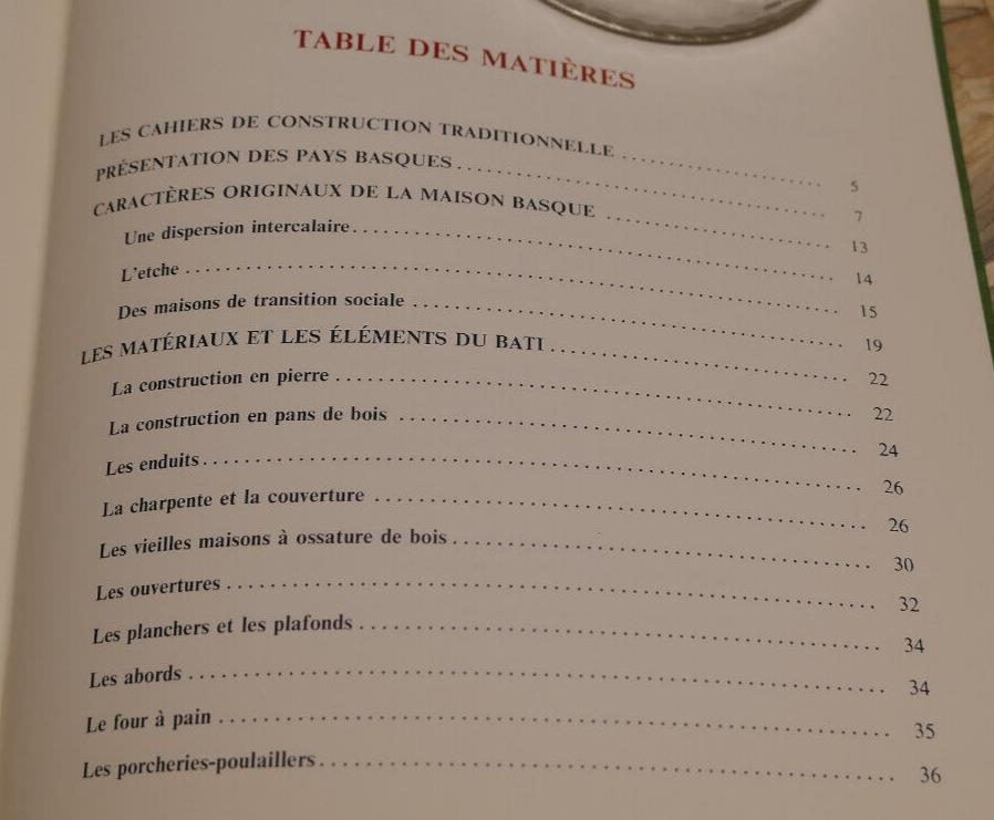 LA MAISON RURALE EN PAYS BASQUE / CONSTRUCTION TRADITIONNELLE ARCHITECTURE 1981