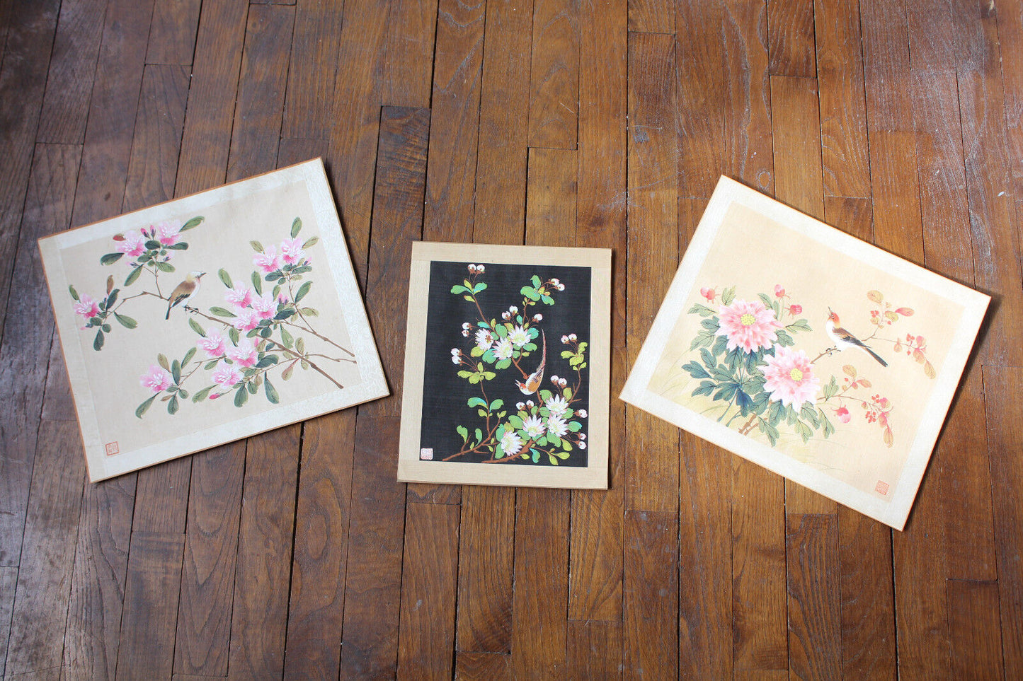 Lot de 3 Anciennes Peintures sur Soie Asie Hong-Kong Début XXème