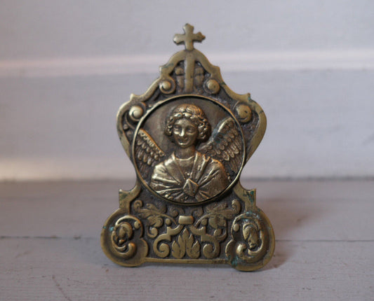 ANCIENNE PETITE PLAQUE DECORATIVE PORTRAIT ANGE CROIX LAITON A POSER