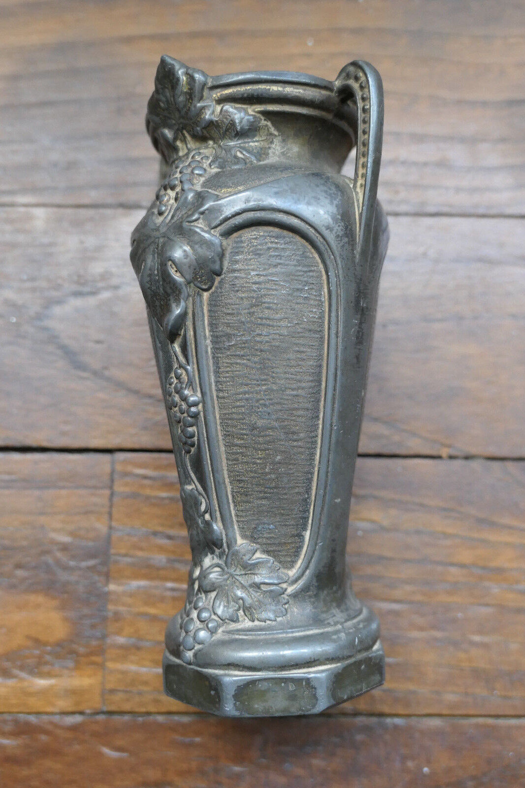 PETIT VASE ART NOUVEAU DECOR FLORAL VIGNE