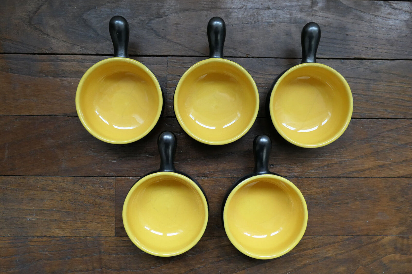 LOT SERIE DE 5 CAQUELONS CERAMIQUE VERNISSEE NOIR JAUNE DECO VINTAGE