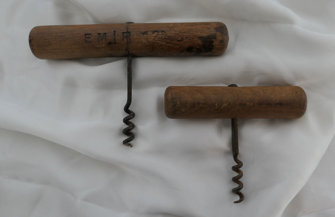 LOT DE 2 TIRE BOUCHONS ANCIENS BOIS COLLECTION BAR BISTROT VIN