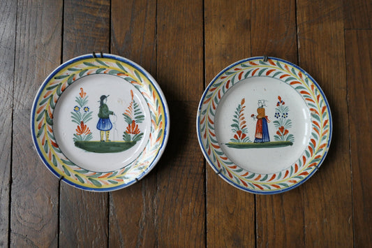 PAIRE DE PETITES ASSIETTES FAIENCE QUIMPER HENRIOT DEBUT XXe