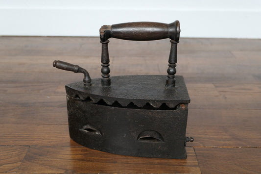 ANCIEN FER A REPASSER FONTE ET BOIS XIXe ANTIQUE