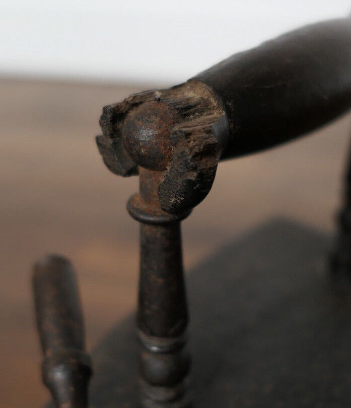 ANCIEN FER A REPASSER FONTE ET BOIS XIXe ANTIQUE