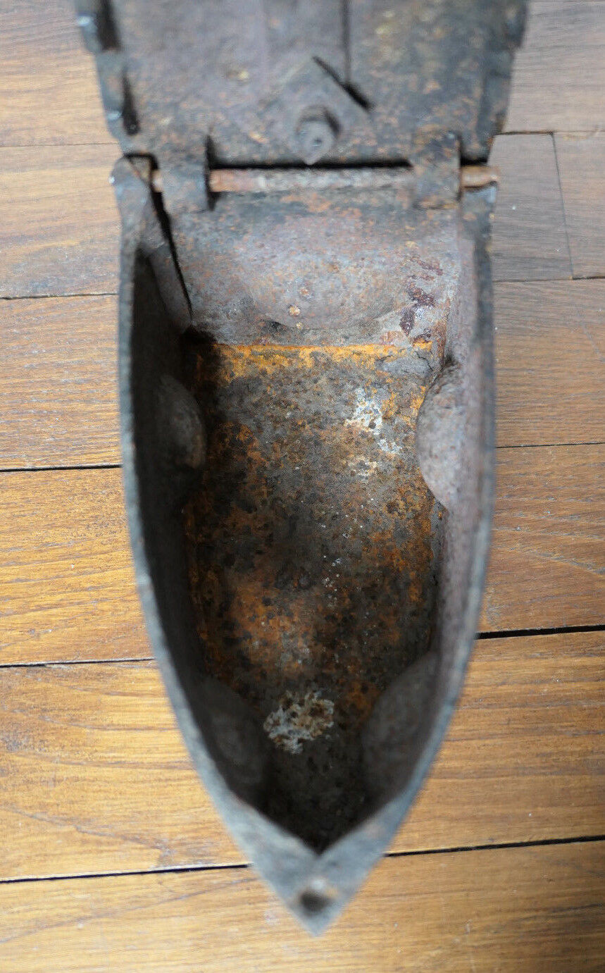 ANCIEN FER A REPASSER FONTE ET BOIS XIXe ANTIQUE