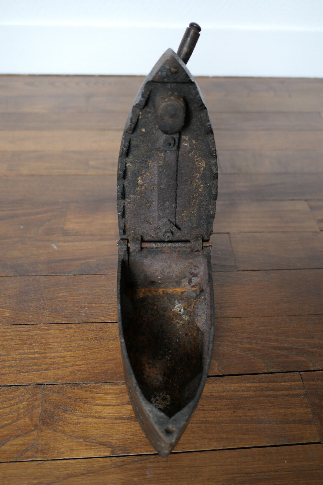 ANCIEN FER A REPASSER FONTE ET BOIS XIXe ANTIQUE