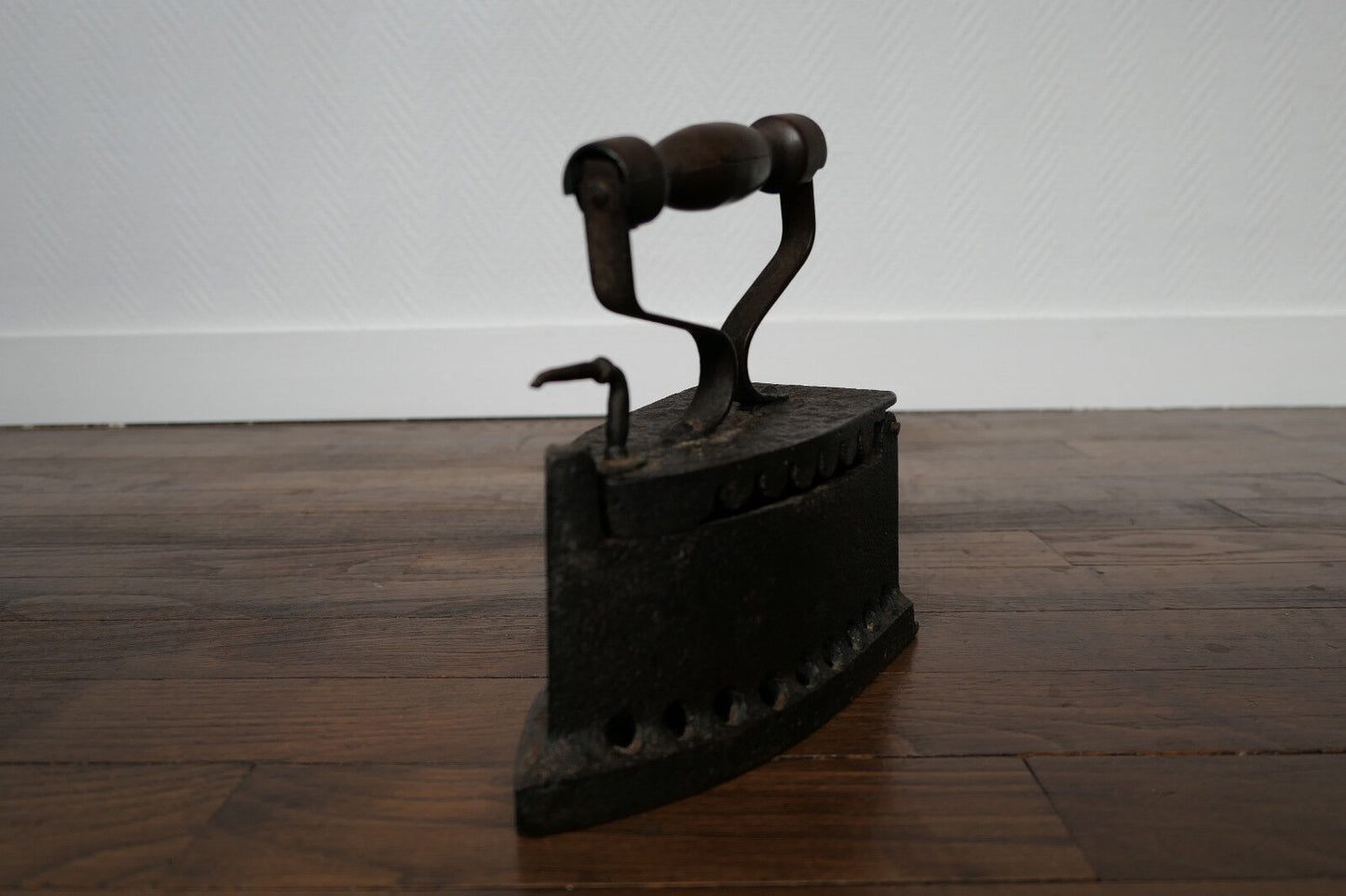 ANCIEN FER A REPASSER FONTE ET BOIS XIXe ANTIQUE IRON