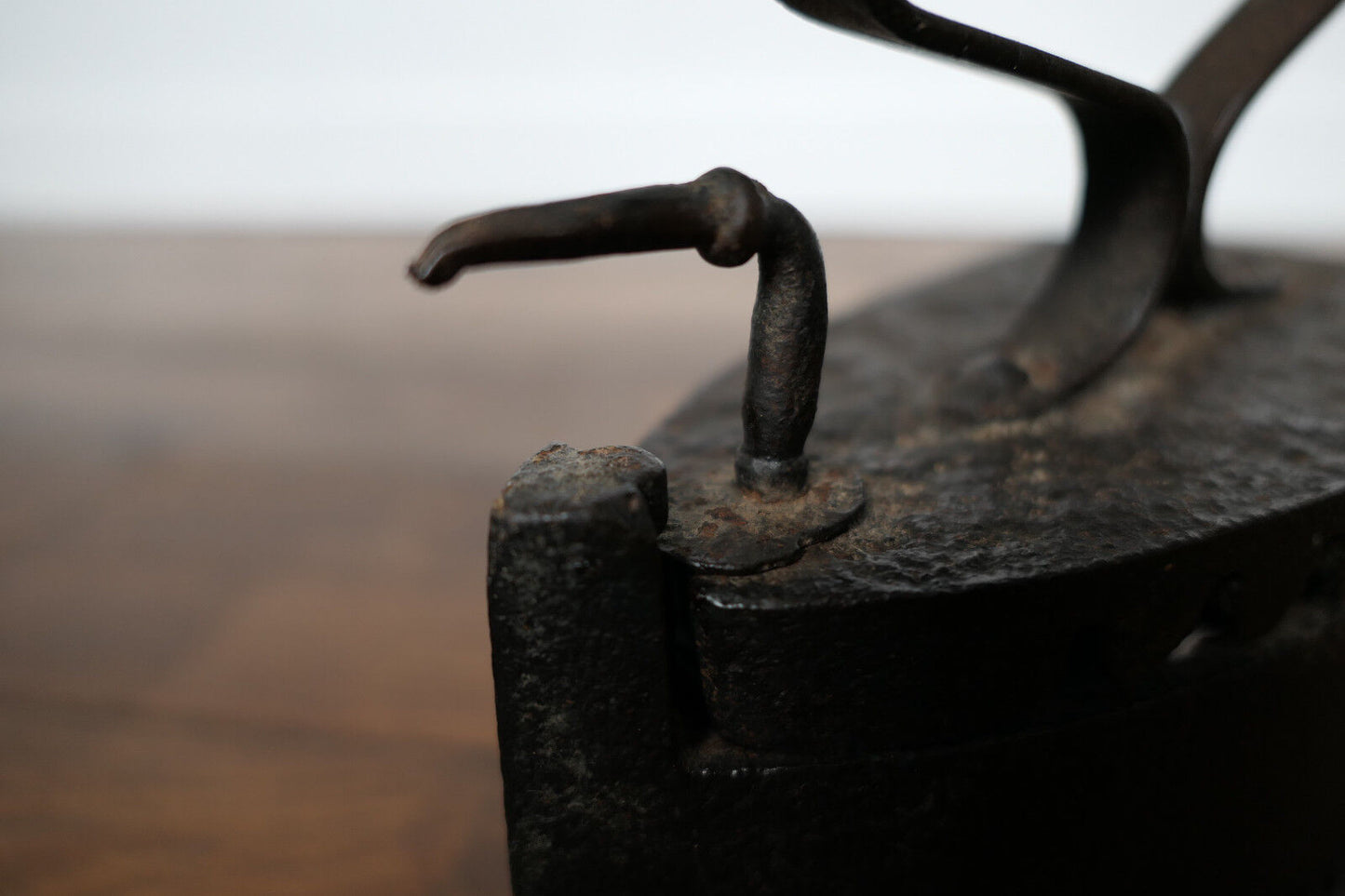 ANCIEN FER A REPASSER FONTE ET BOIS XIXe ANTIQUE IRON