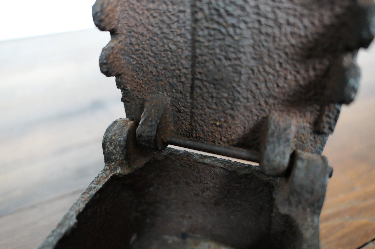 ANCIEN FER A REPASSER FONTE ET BOIS XIXe ANTIQUE IRON