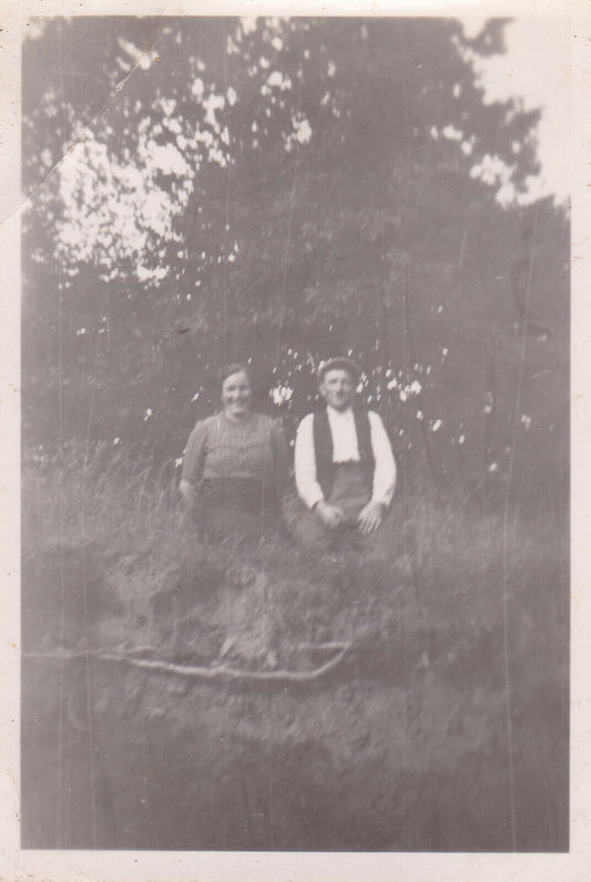 VINTAGE SNAPSHOT PHOTO ANONYME COUPLE CAMPAGNE FLOU BLURRY