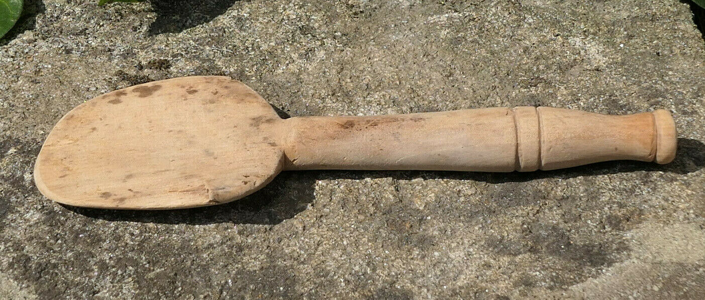 ANCIENNE CUILLERE EN BOIS