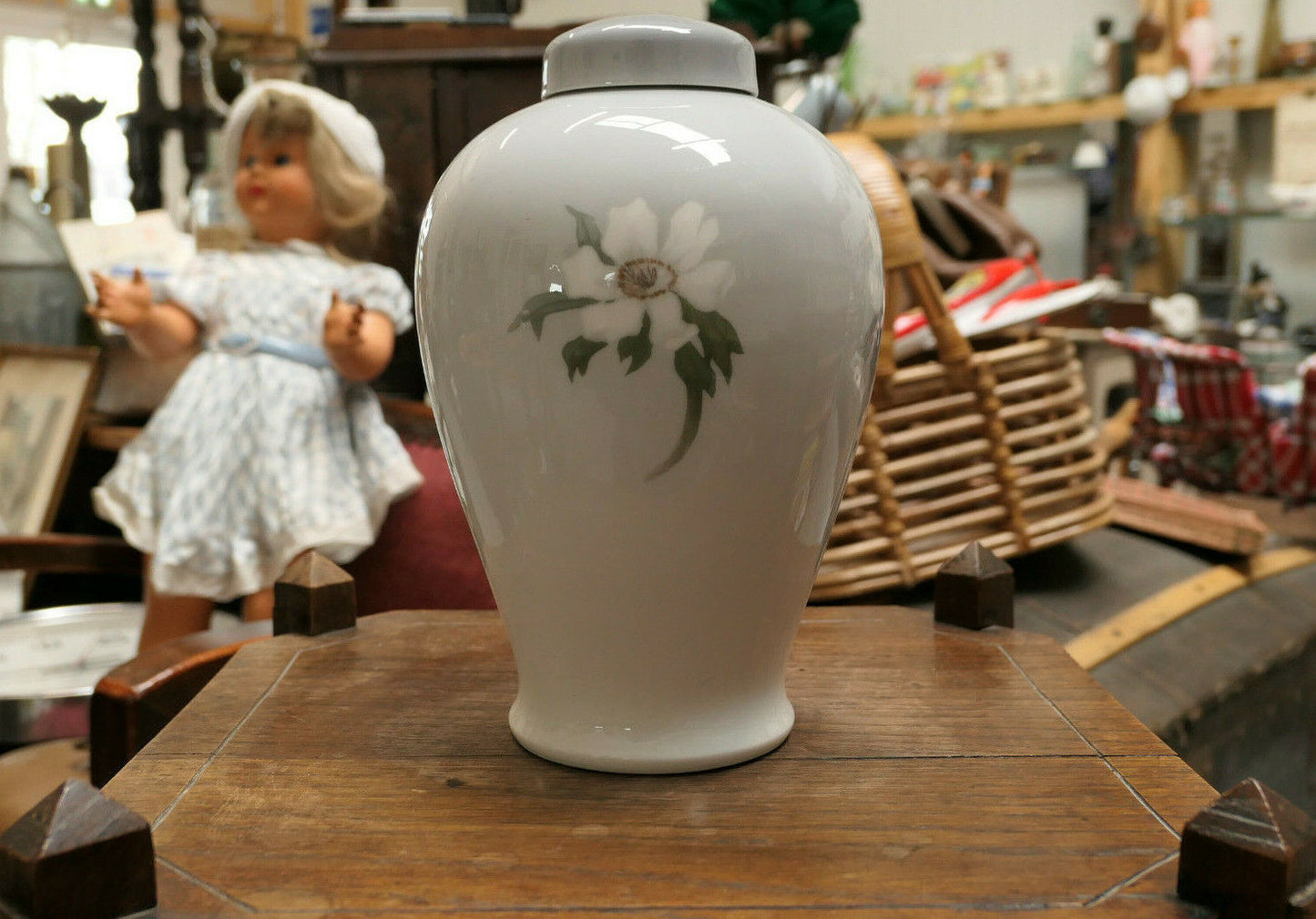 ANTIQUE ROYAL COPENHAGEN PORCELAIN URN FLOWERS 1889-1922 ART NOUVEAU