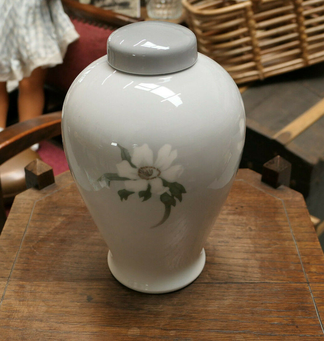 ANTIQUE ROYAL COPENHAGEN PORCELAIN URN FLOWERS 1889-1922 ART NOUVEAU