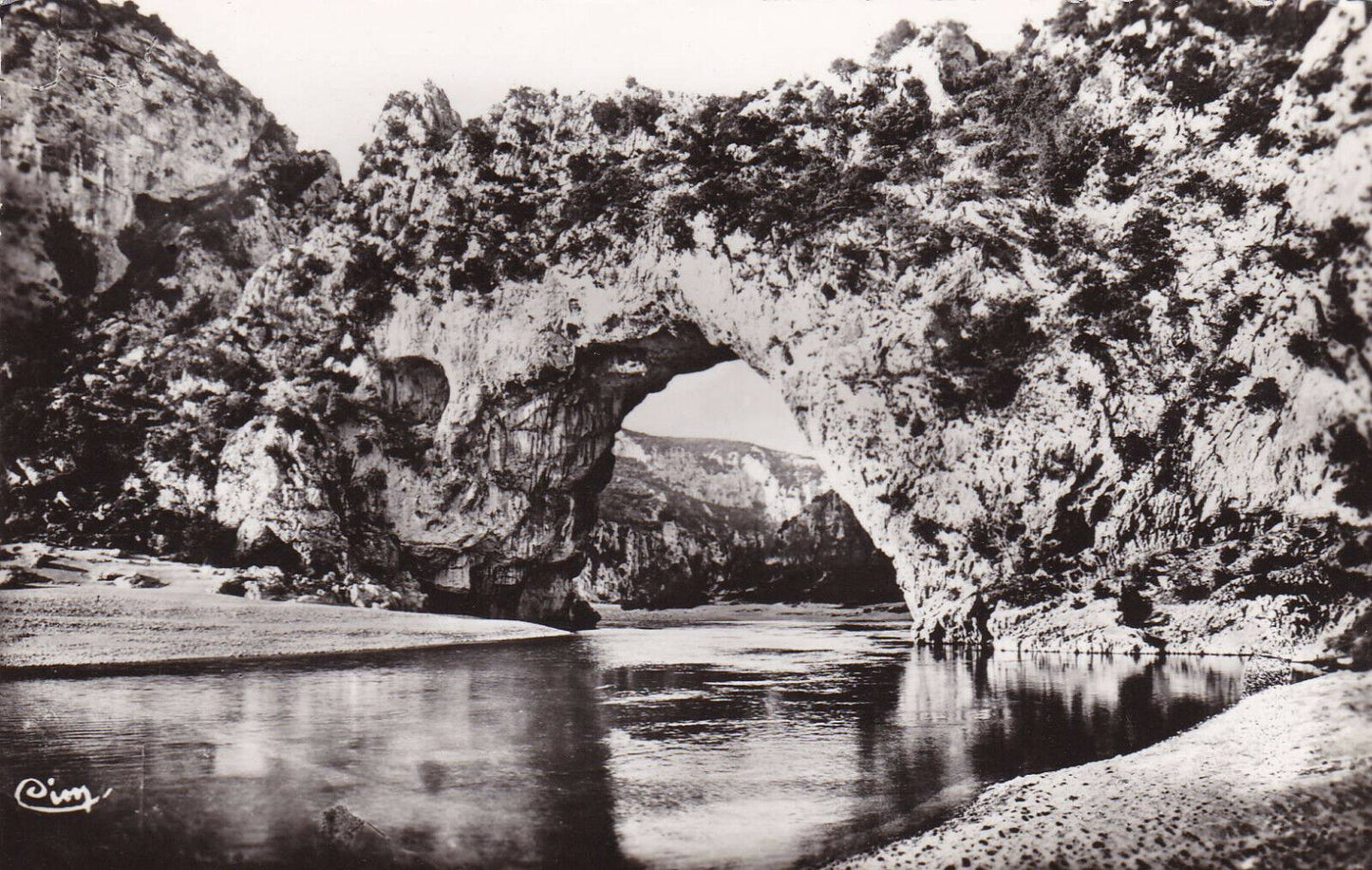 CARTE POSTALE CPSM NOIR & BLANC / VALLON ARDECHE LE PONT D'ARC