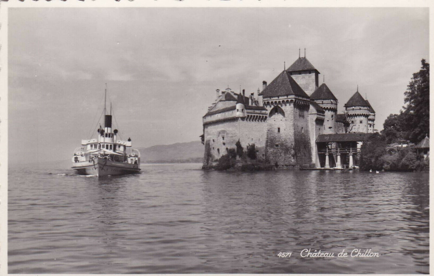 CPSM BLACK AND WHITE POSTCARD / SWITZERLAND CHILLON CASTLE