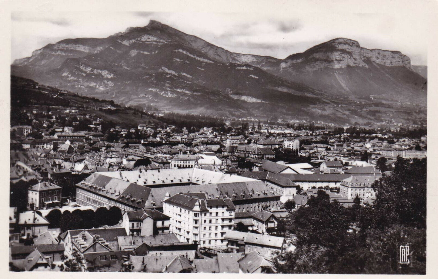 CARTE POSTALE ANCIENNE CPA NOIR ET BLANC / CHAMBERY VUE GENERALE ET LE NIVOLET