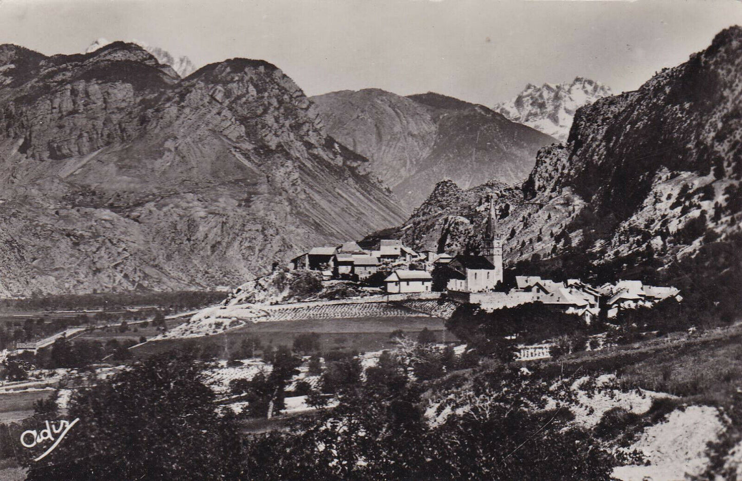 CPSM BLACK AND WHITE POSTCARD / SAINT-CREPIN GENERAL VIEW OF THE PELVOUX RANGE