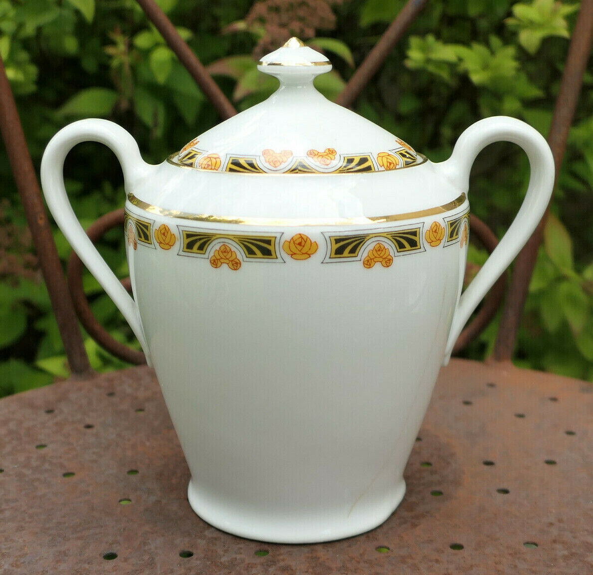 ANCIEN SUCRIER EN PORCELAINE LIMOGES PORCELAIN SUGAR BOWL MONOGRAMME DC OU CD