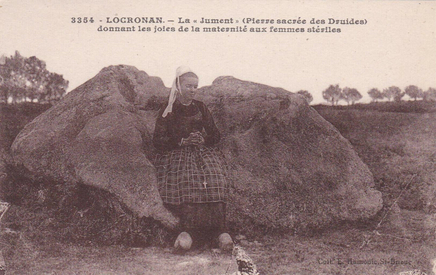 CARTE POSTALE ANCIENNE CPA / LOCRONAN LA JUMENT PIERRE SACREE DES DRUIDES