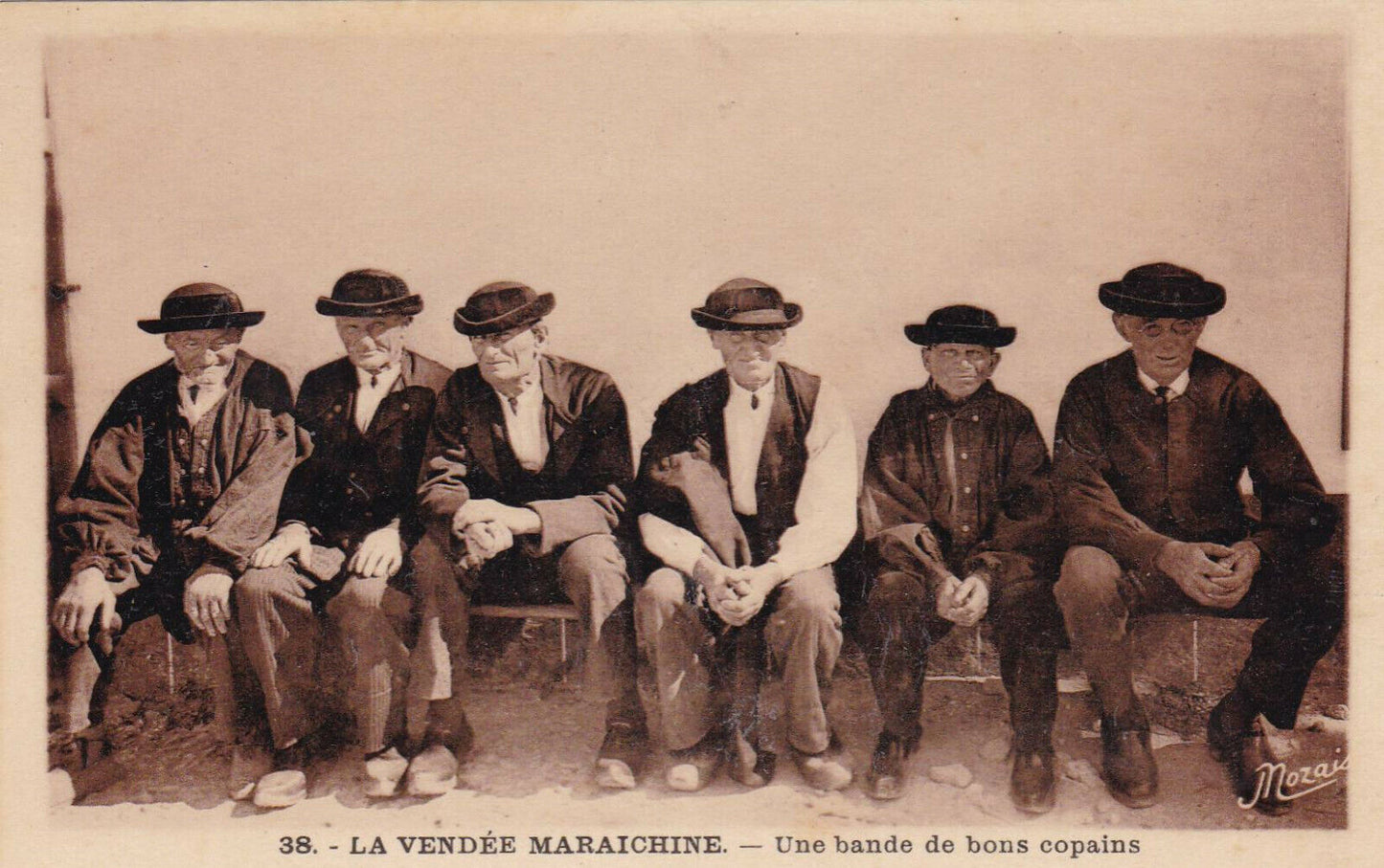 CARTE POSTALE ANCIENNE CPA / LA VENDEE MARAICHINE UNE BANDE DE BONS COPAINS