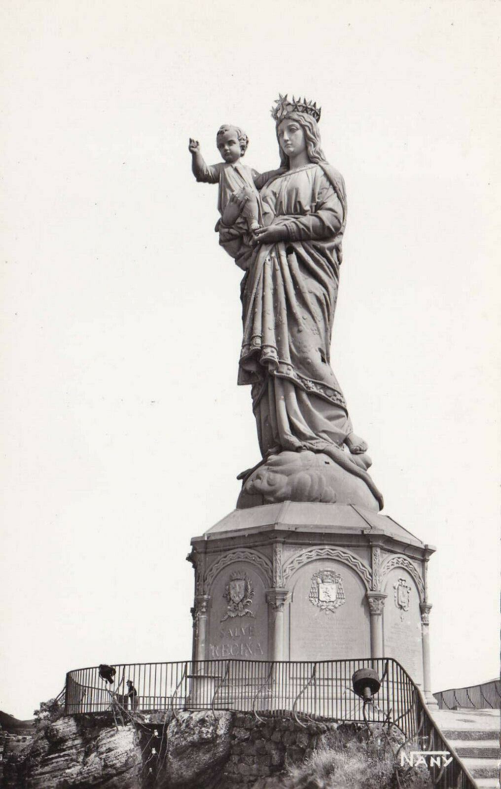 CARTE POSTALE CPSM NOIR & BLANC / LE PUY STATUE DE N.D. DE FRANCE
