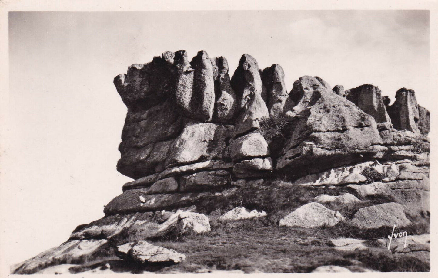 CARTE POSTALE CPSM NOIR & BLANC / TREGASTEL ROCHER LE ROI GRALLON