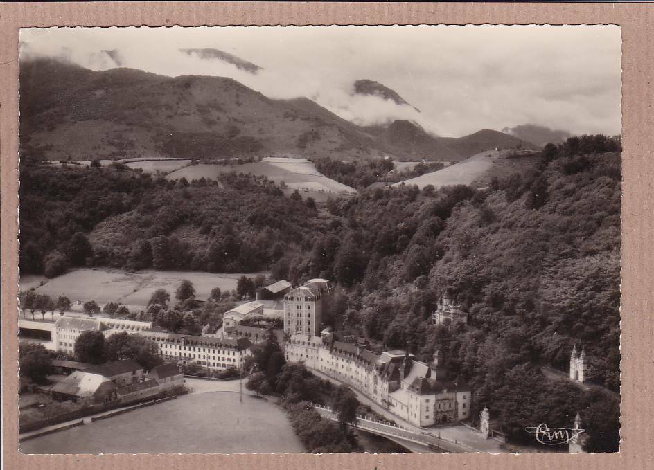CPSM BLACK & WHITE POSTCARD / BETHARRAM SHRINE OF OUR LADY