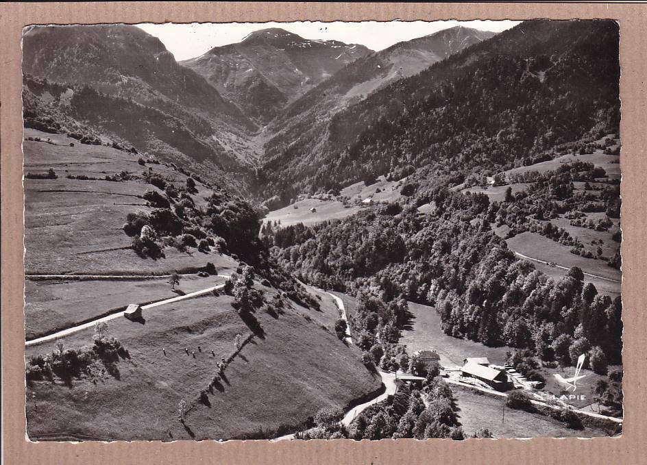 CARTE POSTALE CPSM NOIR & BLANC / ECOLE L'ARMENAZ VALLEE SANCTUAIRE DE BELLEVAUX