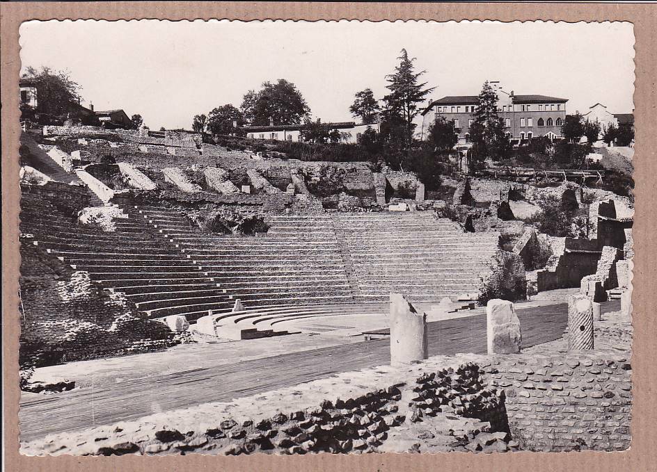 CPSM BLACK & WHITE POSTCARD / LYON THE GRAND ROMAN THEATRE