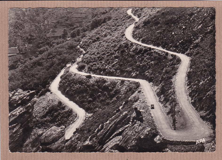 CARTE POSTALE CPSM NOIR & BLANC / LAMALOU-LES-BAINS LACETS SUR LA ROUTE