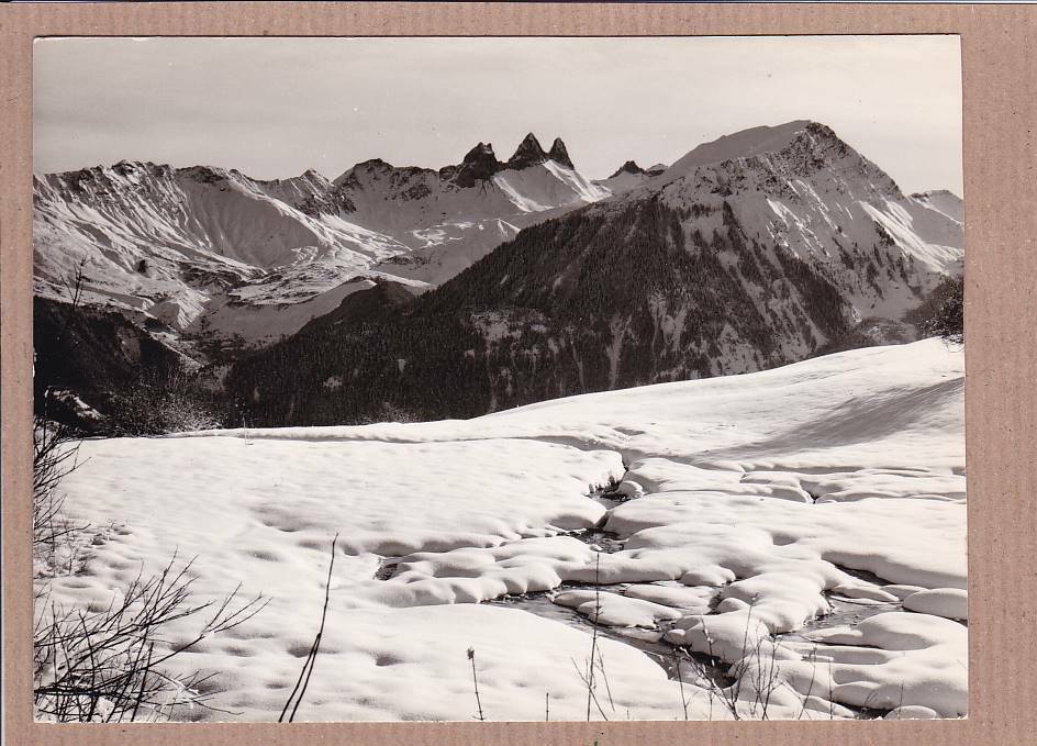 CARTE POSTALE CPSM NOIR & BLANC / ALBIEZ LE VIEUX LES AIGUILLES D'ARVES