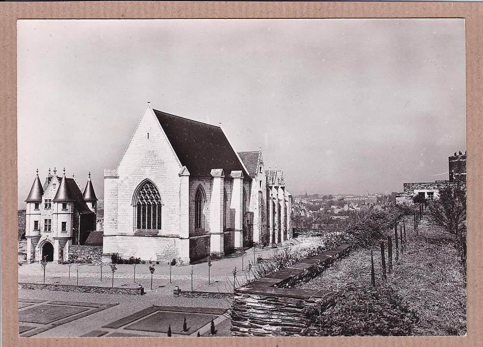 CARTE POSTALE CPSM NOIR & BLANC / ANGERS LE CHATEAU COUR INTERIEURE CHAPELLE