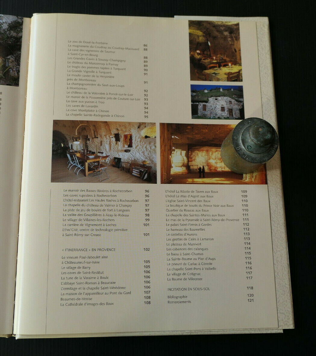 UNE FRANCE INSOLITE LES TROGLODYTES / EDITIONS OUEST-FRANCE 2002