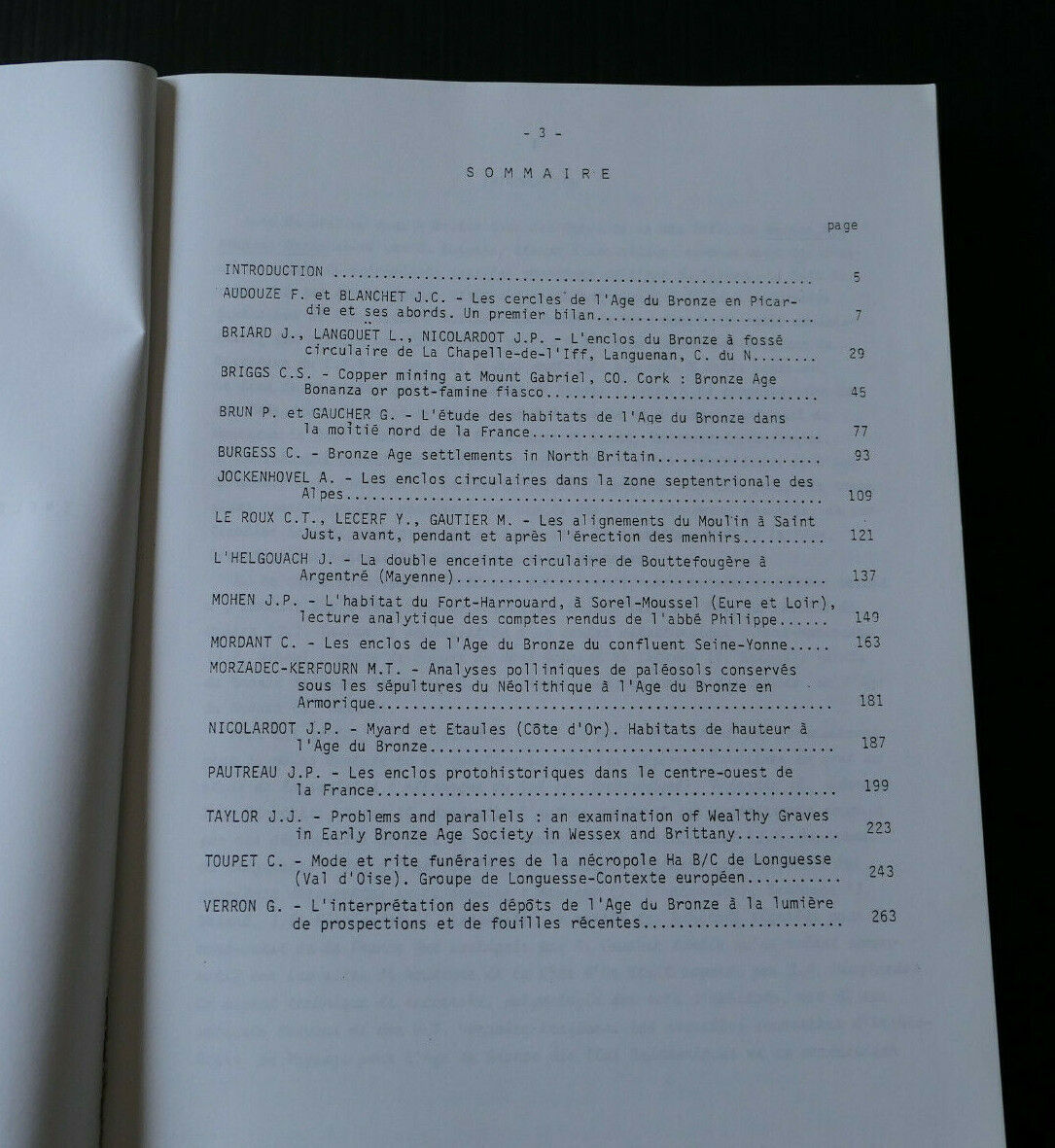 ENCLOS FUNERAIRES STRUCTURES D'HABITAT EUROPE NORD-OUEST / CNRS RENNES 1983