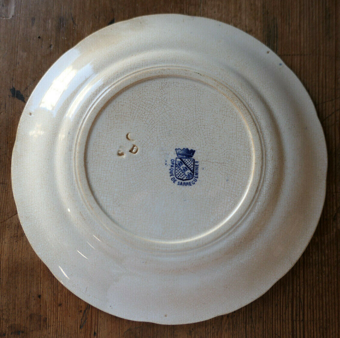 ANCIENNE ASSIETTE PARLANTE EN FAIENCE OPAQUE DE SARREGUEMINES LA GARDE NATIONALE