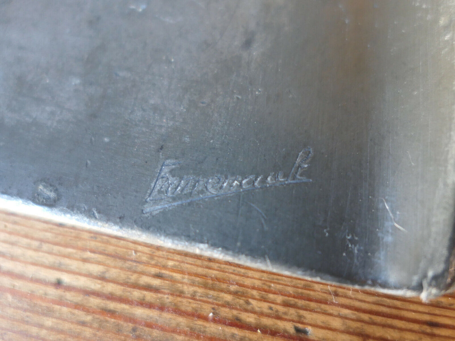 ANCIEN RAMASSE MIETTES ETAIN ET BOIS SIGNE ART DECO 1930 SIGNED PEWTER DECO