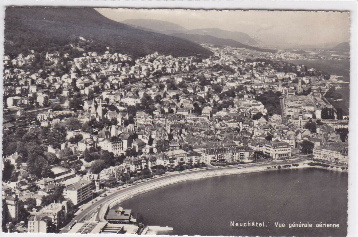 CARTE POSTALE NOIR & BLANC CPSM NEUCHATEL VUE GENERALE AERIENNE